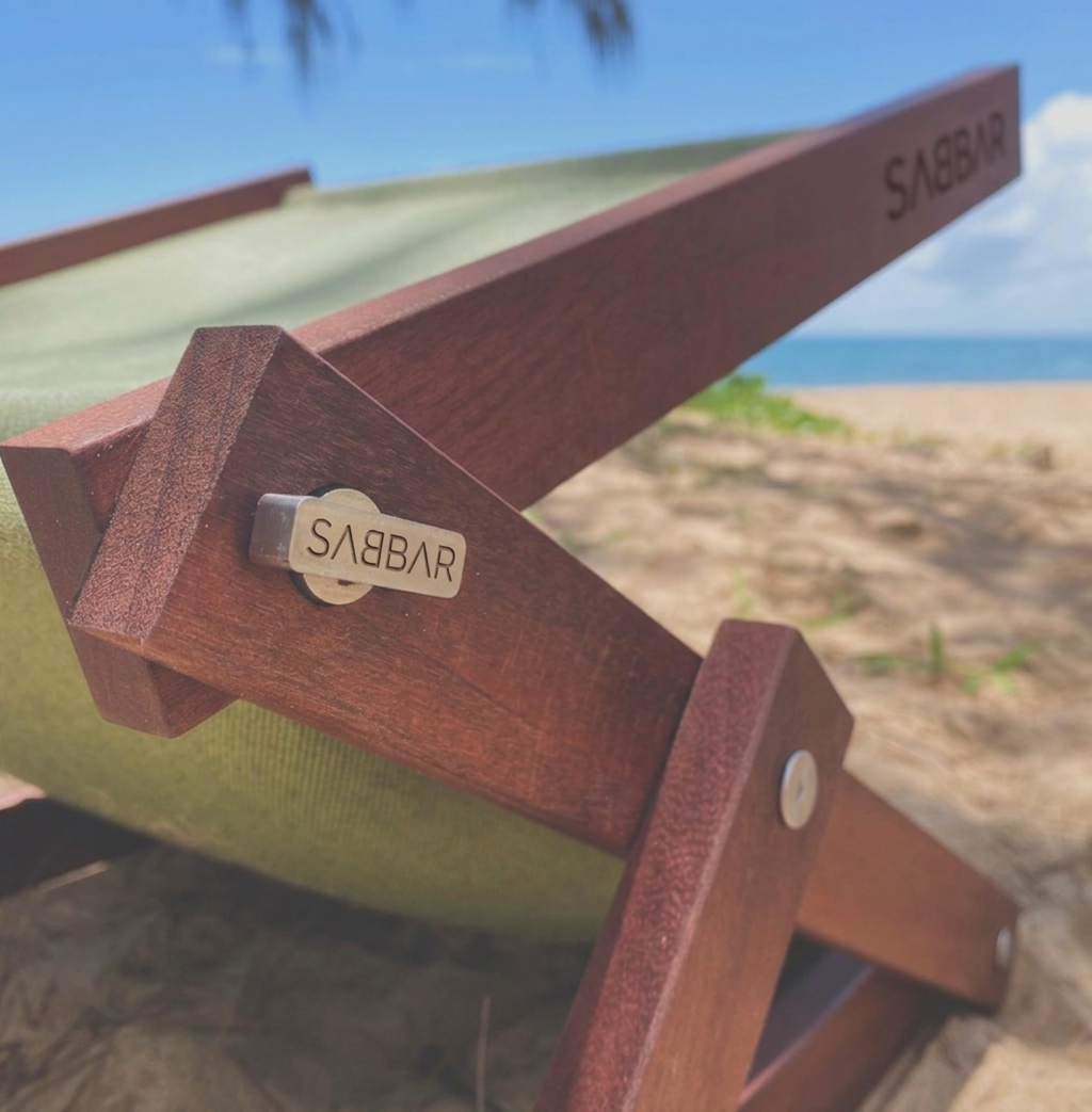 Adjustable Solid Wood Beach Headrest with Built-in Sun Shade  | SABBAR